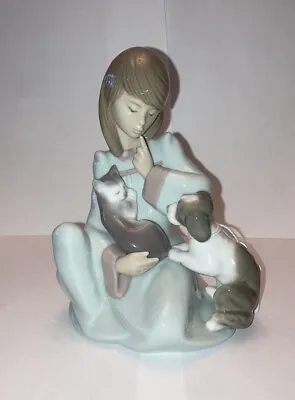 Buy Lladro Cat Nap 5640 - Boxed - Girl With Dog & Cat • 95£
