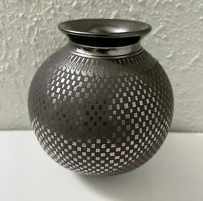 Buy Vintage Black Mexican Pottery Pot Vase By Jose M. Martinez Mata Ortiz Mexico • 72.17£