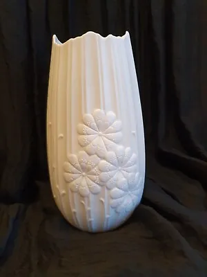 Buy Vintage Kaiser White Bisque Porcelain Vase • 4.99£