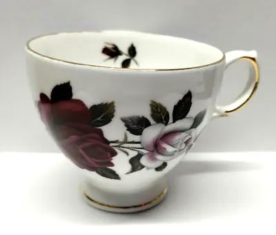 Buy Vintage Colclough Bone China Teacup Red & White Roses Amoretta Pattern No. 7906. • 14.99£