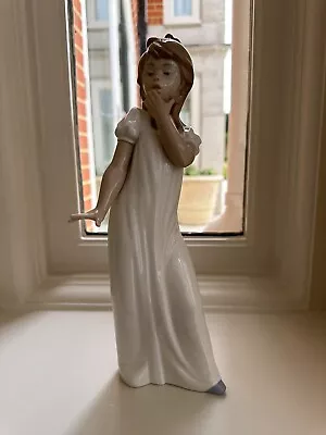 Buy Nao By Lladro Lady Figurine Camison Bostezo • 10£