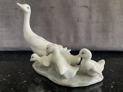 Buy Lladro Porcelain “Mother Duck & Ducklings” Figurine No.1307 - With Original Box • 26£