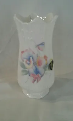 Buy Aynsley, Little Sweetheart, Fine Bone China Vase • 7.99£