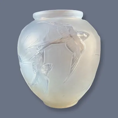 Buy Ernest Sabino (1878-1961) - Art Deco Vase Opalescent Glass Swallows Decoration • 316.12£