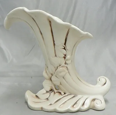 Buy Red Wing Pottery White Cornucopia Vase  # 1098 • 75.59£