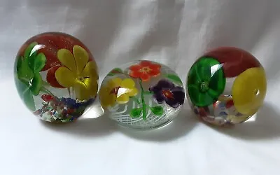 Buy Set Of 3 Lovely Small Flower Glass Paperweights • 7.99£