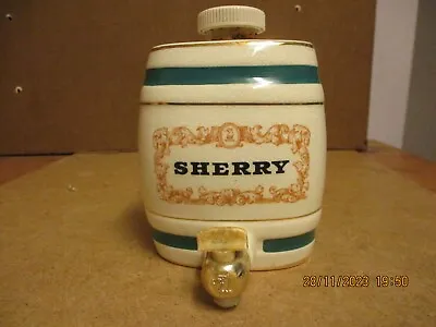 Buy Vintage WADE ROYAL VICTORIA SHERRY  Barrel Decanter W & A Gilbey (B) • 1.50£