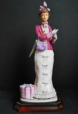 Buy Kaiser Porcelain - La Belle Epoque - Elizabeth Loves Hats Figurine - Ltd Edition • 75£