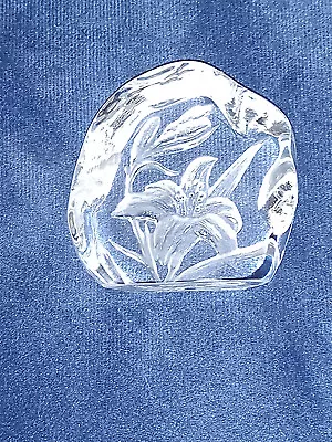 Buy  Lilies  - Dartington Glass Intaglio Paperweight - Signed, Excellent Condition • 11£