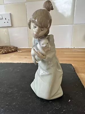 Buy Lladro Figurine Girl With Cat • 10£