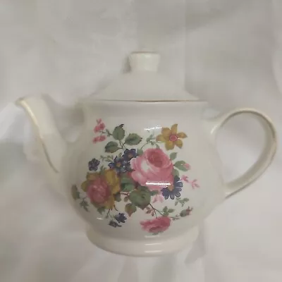 Buy Sadler Teapot • 6£
