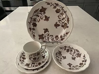 Buy J & G MEAKIN Royal Staffordshire English Ironstone 40-piece Set Windsong Brown • 473.23£
