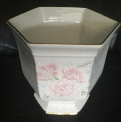 Buy Royal Winton Hexagonal Vase/planter. • 5£
