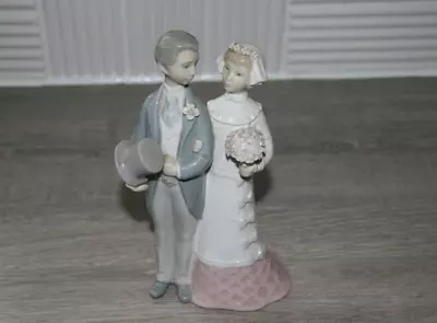 Buy Lladro Wedding Couple Statuette With Bouquet, 8  Tall • 30£