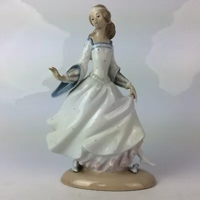 Buy Lladro 4828 Cinderella Lost Slipper Retired Handmade Spanish Porcelain Figurine • 45£