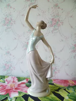 Buy Large Nao By Lladro Figurine The Dance Is Over 1204 • 24£