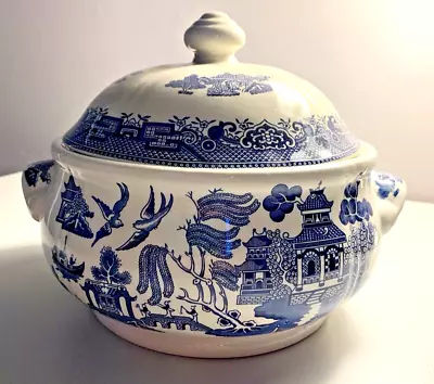 Buy Blue Willow Covered Casserole By Churchill - Made In England • 43.56£