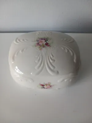 Buy Vintage Delicate Donegal Irish Parian China Jewellery Case. • 5.15£
