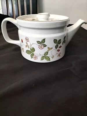 Buy Wedgwood Wild Strawberry Large Teapot • 24.99£