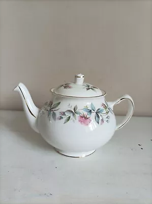 Buy Vintage Duchess  Bramble Rose  1.5 Pint Tea Pot • 19.99£