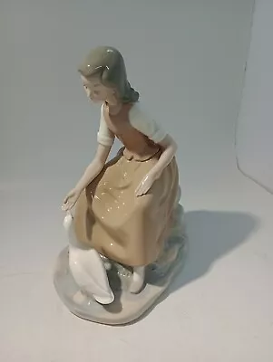 Buy Nao By Lladro Of Spain 0744 Young Girl Feeding Duck Porcelain Figurine 1980 • 19.50£