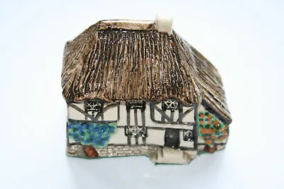 Buy Tey Pottery Norfolk - Britain In Miniature Yeoman's Cottage • 8.95£