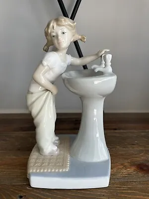 Buy Vintage Lladro Girl With Pigtails At Sink  Clean Up Time  #4838 7 1/4  - Retired • 78£