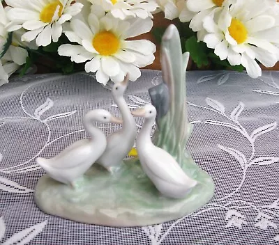 Buy Nao 3 Small White Geese Vintage 80s/90s - Display Condition • 8.70£