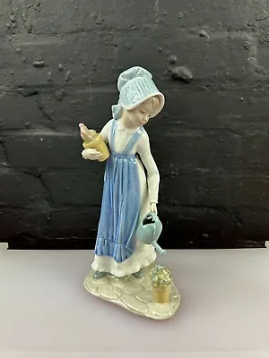 Buy LLADRO NAO Girl With Watering Can Watering Pot Of Flowers 11.75  High • 49.99£