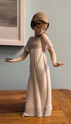 Buy Nao By Lladro Figurine 1155 To Light The Way • 25£