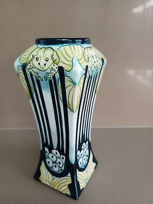 Buy Limited Edition Black Ryden ‘Frog’ Design Vase Signed By Kerry Goodwin 44/100 • 110£