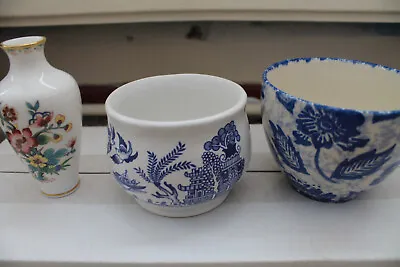 Buy Vintage Porcelain Blue & White Sugar Bowls & Coalport Miniature Vase • 3.50£