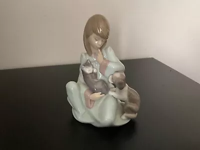 Buy Lladro - Cat Nap - Girl With Cat And Dog 5640 • 35£