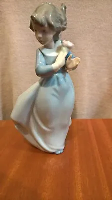 Buy Vintage NAO By Lladro Spain Porcelain Figurine, Girl With A Bouquet Of Flowers. • 10£