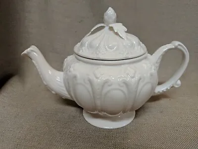 Buy Peppertree Tabletops White Porcelain Teapot • 34.06£