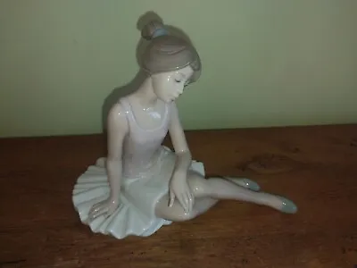 Buy Nao Lladro Figurine Spanish Porcelain Figure Seated Lady Perfect Condition • 35£