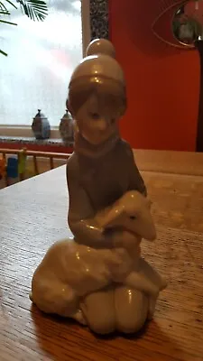 Buy Lladro Statue Boy With Lamb • 9£