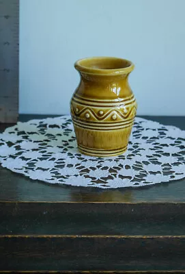 Buy RARE Vintage SYLVAC Small Gold/yellow Vase/pot  – MINT CONDITION 4786 Nice Piece • 8£