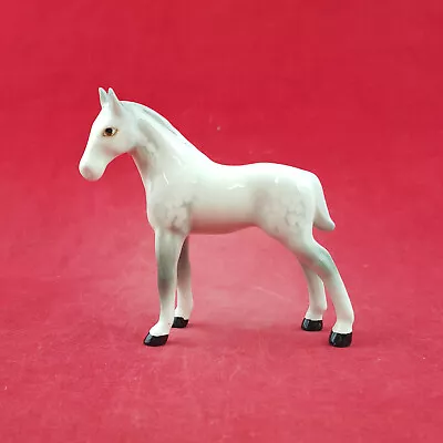 Buy Beswick Horses - Throughbred Foal Facing Left 1816 - BSK 3329 • 45£