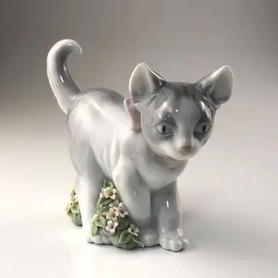 Buy Lladro Cat Figurine • 202.32£