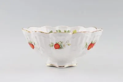 Buy Queens - Virginia Strawberry - Gold Edge - Embossed - Footed Bowl - 253397G • 35.80£