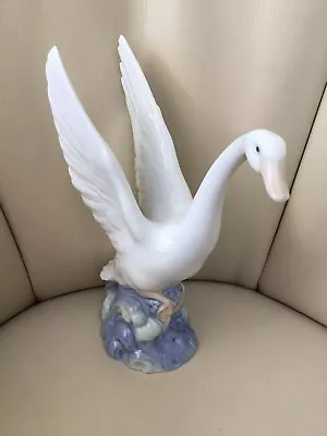 Buy NAO Swan From Lladro Spain 8 Inches Tall • 10£