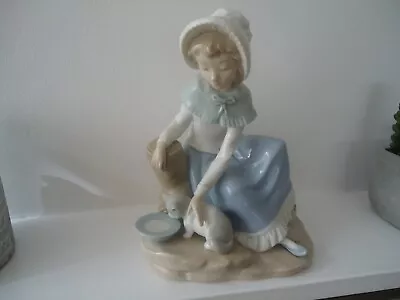 Buy Lladro Nao Lady With Cat • 25£