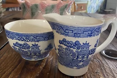 Buy Vintage Blue & White Willow Pattern Milk Jug & Sugar Bowl • 5£