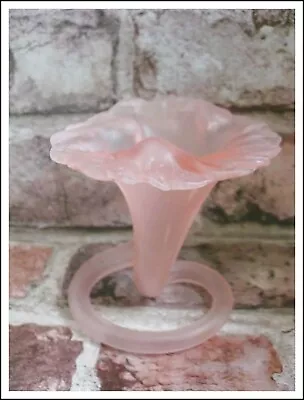 Buy Vintage Pink Frosted Glass Leaf  Flower Bud PosyVase/ Ornament • 6.99£
