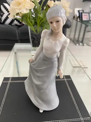 Buy  Lladro Style  Figurine ''made In Japan''  10.25  Tall Q • 27.90£