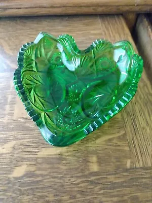 Buy Antique 5.5  American Brilliant Green ABP Cut Crystal Glass Heart Shaped Dish • 23.57£