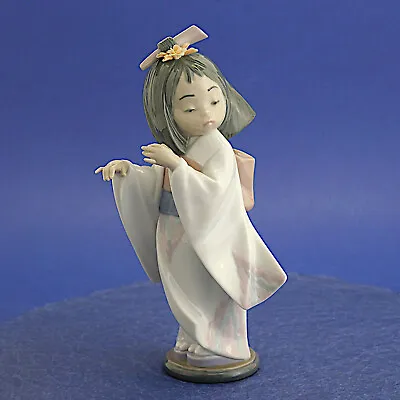 Buy Lladro Playing The Flute 01006150 Porcelain Japanese Girl Figurine- 20.25cm High • 29.99£