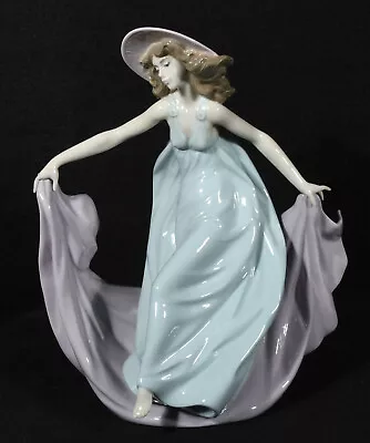Buy Lladro May Dance #5662 (8 1/2 ) Damage See Last Picture • 21.12£