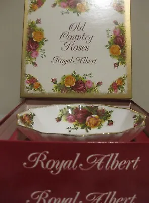 Buy Royal Albert Old Country Roses Sweet Oval Bowl • 22£